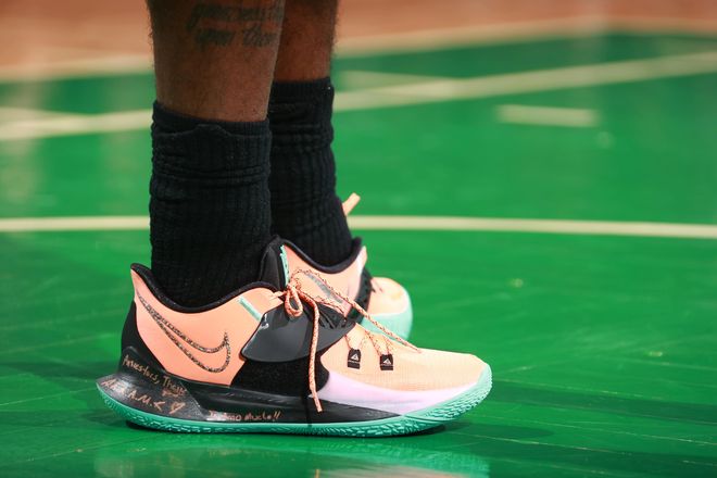 恰好填补了 恰好填补了